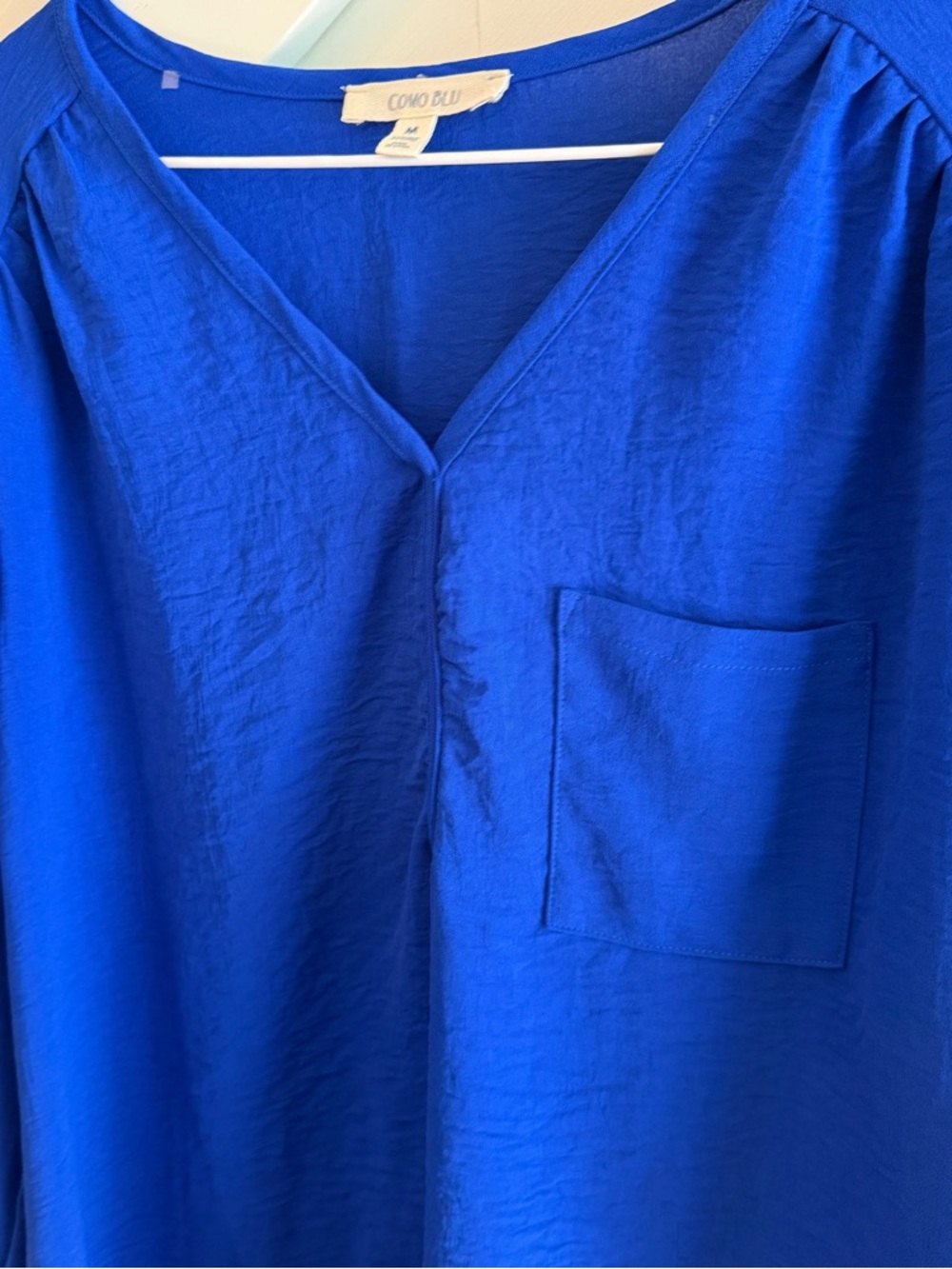 Como Blu Medium Royal Blue Satin Blouse Long Sleeve Smocked Cuff Hi-Low Top - Picture 4 of 10
